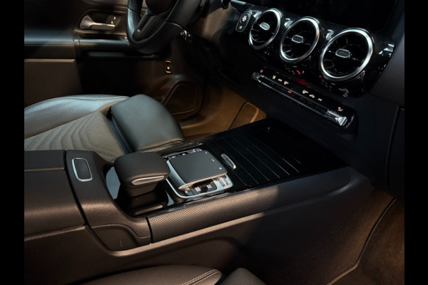 Mercedes-Benz B-Klasse 180 Star Edition Luxury Line 17 inch trekhaak camera Mercedes-Benz B-Klasse 180 Star Edition Luxury Line 17 inch trekhaak camera