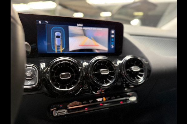 Mercedes-Benz B-Klasse 180 Star Edition Luxury Line 17 inch trekhaak camera Mercedes-Benz B-Klasse 180 Star Edition Luxury Line 17 inch trekhaak camera