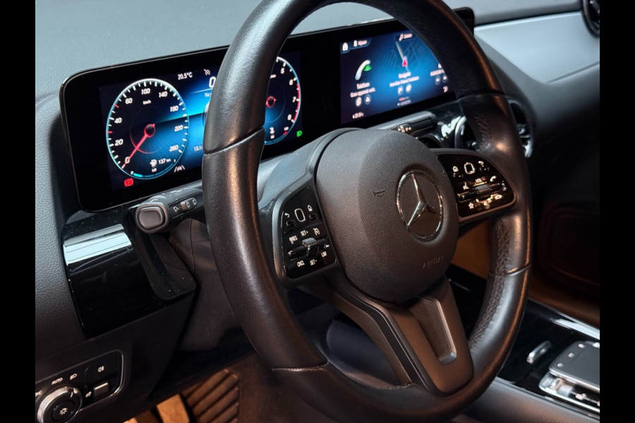 Mercedes-Benz B-Klasse 180 Star Edition Luxury Line 17 inch trekhaak camera Mercedes-Benz B-Klasse 180 Star Edition Luxury Line 17 inch trekhaak camera