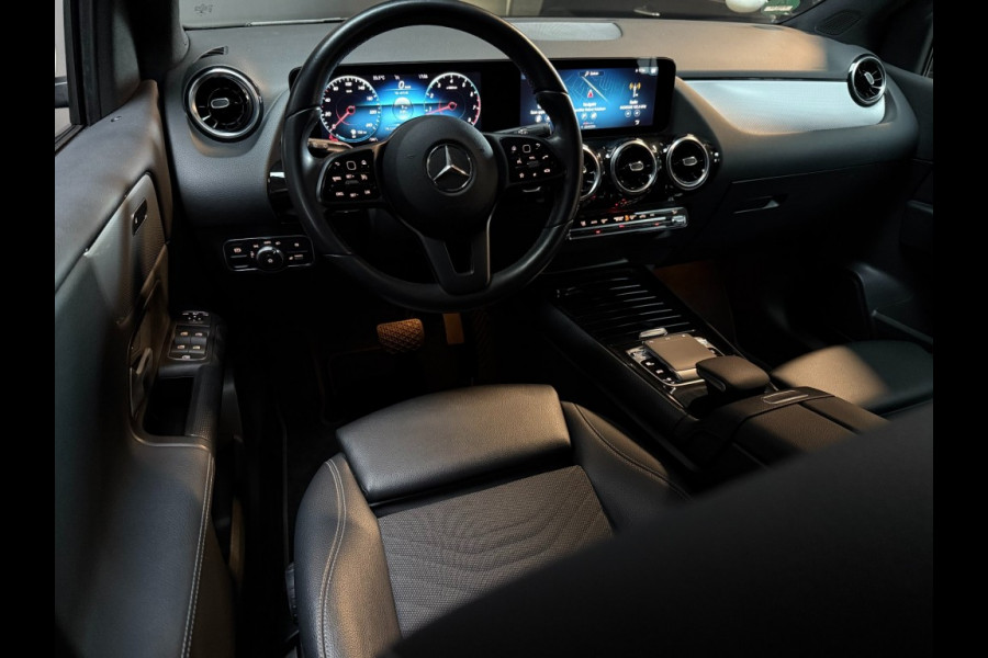 Mercedes-Benz B-Klasse 180 Star Edition Luxury Line 17 inch trekhaak camera Mercedes-Benz B-Klasse 180 Star Edition Luxury Line 17 inch trekhaak camera