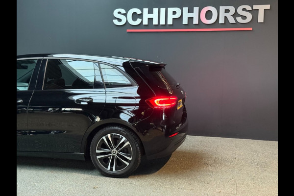 Mercedes-Benz B-Klasse 180 Star Edition Luxury Line 17 inch trekhaak camera Mercedes-Benz B-Klasse 180 Star Edition Luxury Line 17 inch trekhaak camera