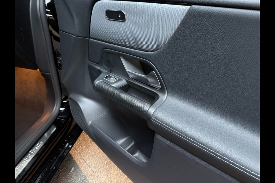 Mercedes-Benz B-Klasse 180 Star Edition Luxury Line 17 inch trekhaak camera Mercedes-Benz B-Klasse 180 Star Edition Luxury Line 17 inch trekhaak camera