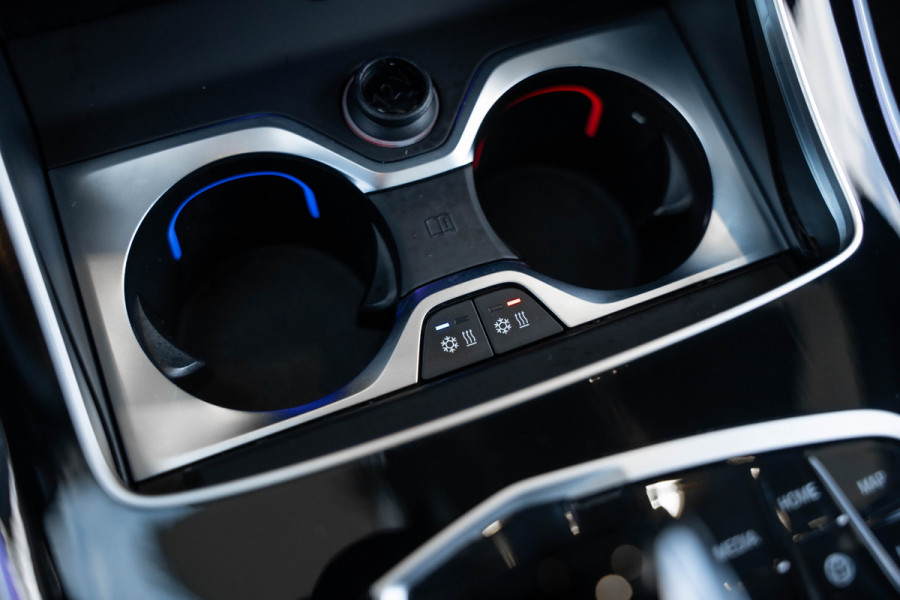 BMW X5 xDrive45e High Executive M-Sport l Laser l Luchtv. l Panorama l HUD l Stoelk. BMW X5 xDrive45e High Executive M-Sport l Laser l Luchtv. l Panorama l HUD l Stoelk.