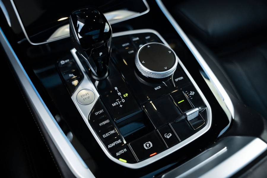 BMW X5 xDrive45e High Executive M-Sport l Laser l Luchtv. l Panorama l HUD l Stoelk. BMW X5 xDrive45e High Executive M-Sport l Laser l Luchtv. l Panorama l HUD l Stoelk.