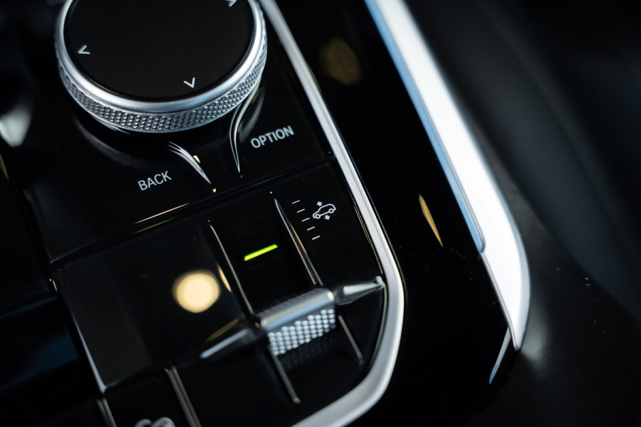 BMW X5 xDrive45e High Executive M-Sport l Laser l Luchtv. l Panorama l HUD l Stoelk. BMW X5 xDrive45e High Executive M-Sport l Laser l Luchtv. l Panorama l HUD l Stoelk.