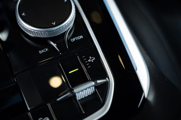 BMW X5 xDrive45e High Executive M-Sport l Laser l Luchtv. l Panorama l HUD l Stoelk. BMW X5 xDrive45e High Executive M-Sport l Laser l Luchtv. l Panorama l HUD l Stoelk.