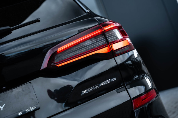BMW X5 xDrive45e High Executive M-Sport l Laser l Luchtv. l Panorama l HUD l Stoelk. BMW X5 xDrive45e High Executive M-Sport l Laser l Luchtv. l Panorama l HUD l Stoelk.