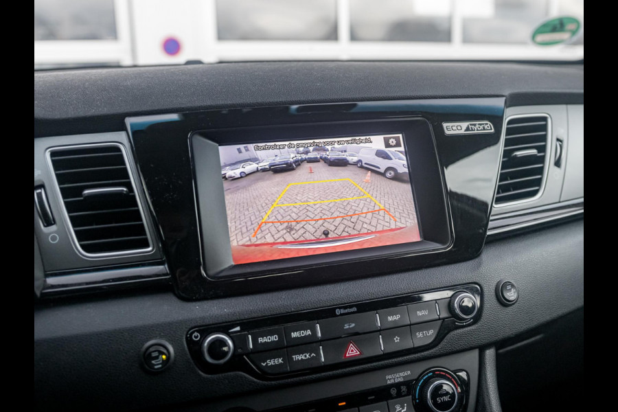 Kia Niro 1.6 GDi Hybrid DynamicLine | 100% onderhouden | Dashcam | Cruise | Climate | Trekhaak Kia Niro 1.6 GDi Hybrid DynamicLine | 100% onderhouden | Dashcam | Cruise | Climate | Trekhaak