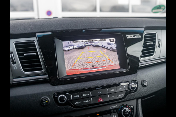 Kia Niro 1.6 GDi Hybrid DynamicLine | 100% onderhouden | Dashcam | Cruise | Climate | Trekhaak Kia Niro 1.6 GDi Hybrid DynamicLine | 100% onderhouden | Dashcam | Cruise | Climate | Trekhaak