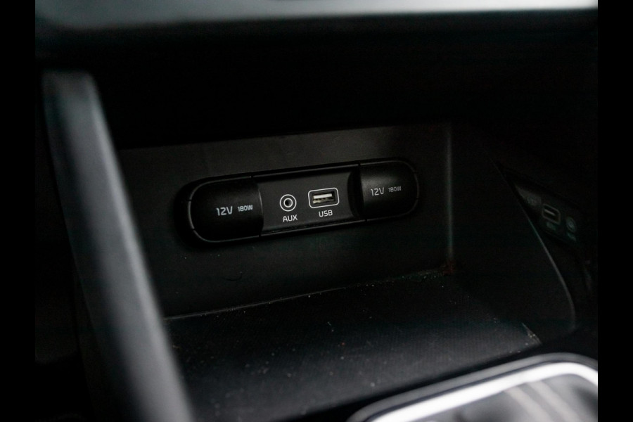 Kia Niro 1.6 GDi Hybrid DynamicLine | 100% onderhouden | Dashcam | Cruise | Climate | Trekhaak Kia Niro 1.6 GDi Hybrid DynamicLine | 100% onderhouden | Dashcam | Cruise | Climate | Trekhaak