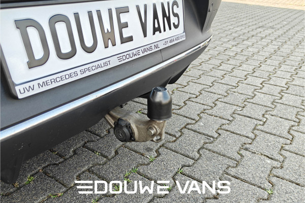 Mercedes-Benz EQC 400 4MATIC 360 Camera Burmester Trekhaak Panorama BTW auto Dealer onderhouden.