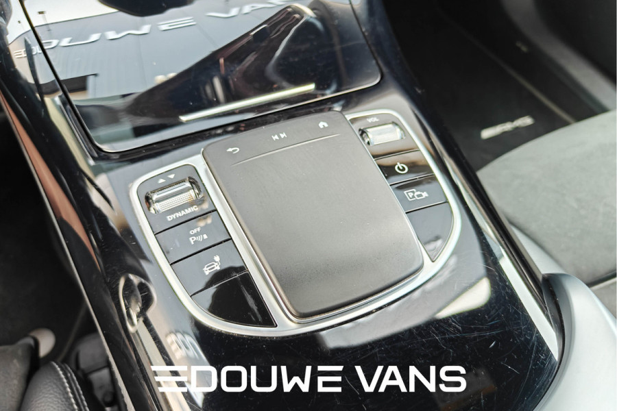 Mercedes-Benz EQC 400 4MATIC 360 Camera Burmester Trekhaak Panorama BTW auto Dealer onderhouden.