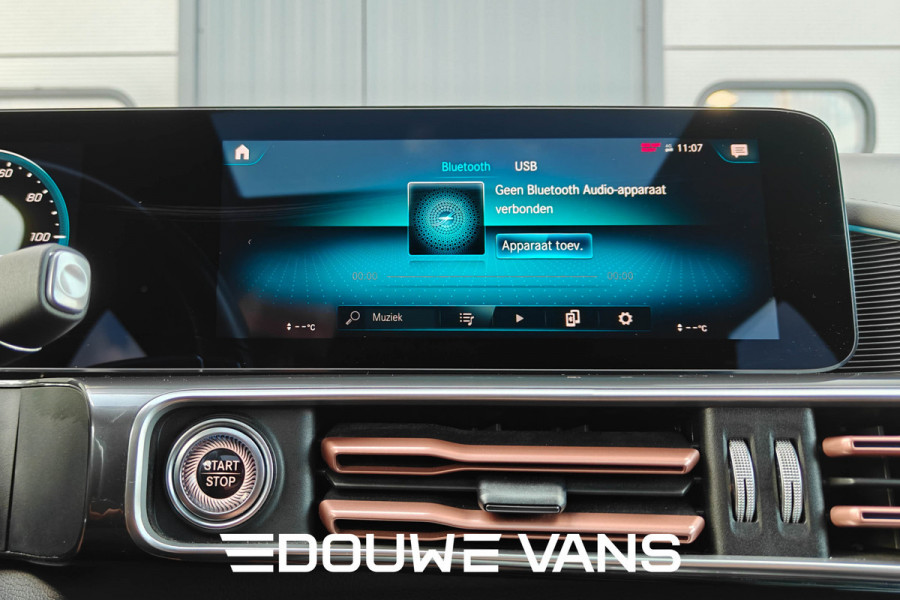 Mercedes-Benz EQC 400 4MATIC 360 Camera Burmester Trekhaak Panorama BTW auto Dealer onderhouden.