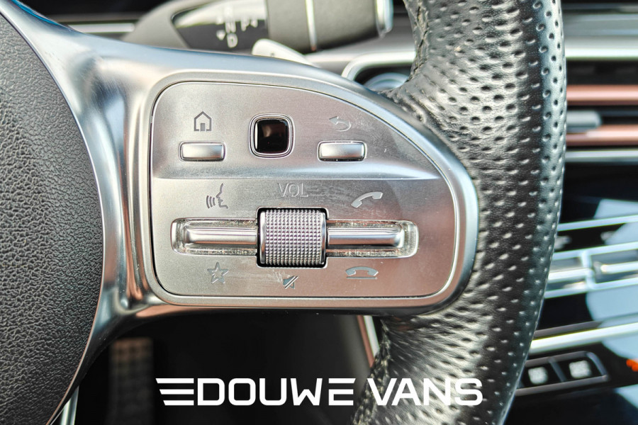 Mercedes-Benz EQC 400 4MATIC 360 Camera Burmester Trekhaak Panorama BTW auto Dealer onderhouden.