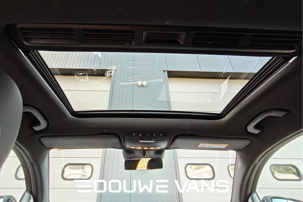 Mercedes-Benz EQC 400 4MATIC 360 Camera Burmester Trekhaak Panorama BTW auto Dealer onderhouden.