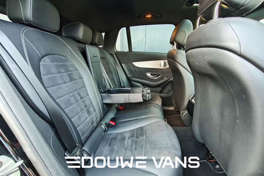 Mercedes-Benz EQC 400 4MATIC 360 Camera Burmester Trekhaak Panorama BTW auto Dealer onderhouden.