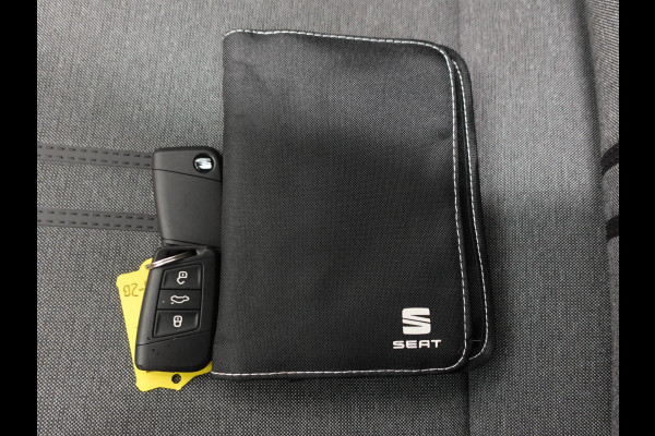 Seat Ateca 1.5 TSI Style Business Intense Airco Cruise Control Navi Virtual Cockpit Privacy Glass PDC VA Camera