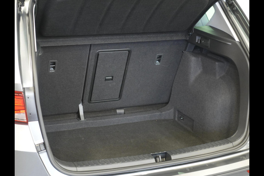 Seat Ateca 1.5 TSI Style Business Intense Airco Cruise Control Navi Virtual Cockpit Privacy Glass PDC VA Camera