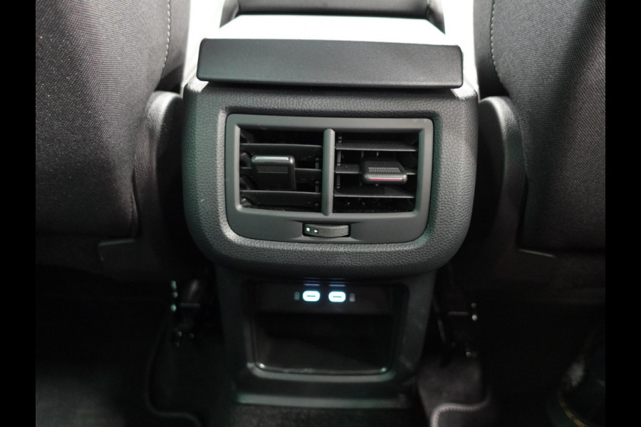 Seat Ateca 1.5 TSI Style Business Intense Airco Cruise Control Navi Virtual Cockpit Privacy Glass PDC VA Camera