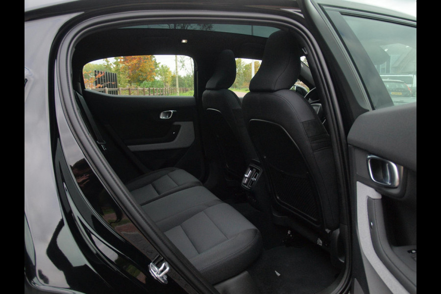 Polestar 2 Long Range Dual Motor Launch Edition 78kWh | Harman Kardon | Panoramadak | Camera | Cruise Control | Polestar 2 Long Range Dual Motor Launch Edition 78kWh | Harman Kardon | Panoramadak | Camera | Cruise Control |