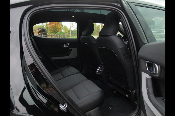 Polestar 2 Long Range Dual Motor Launch Edition 78kWh | Harman Kardon | Panoramadak | Camera | Cruise Control | Polestar 2 Long Range Dual Motor Launch Edition 78kWh | Harman Kardon | Panoramadak | Camera | Cruise Control |