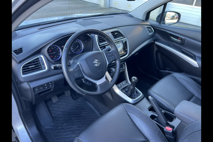 Suzuki S-Cross 1.0 B.jet High Executive TREKHAAK! LEDER! PANODAK! Suzuki S-Cross 1.0 B.jet High Executive TREKHAAK! LEDER! PANODAK!