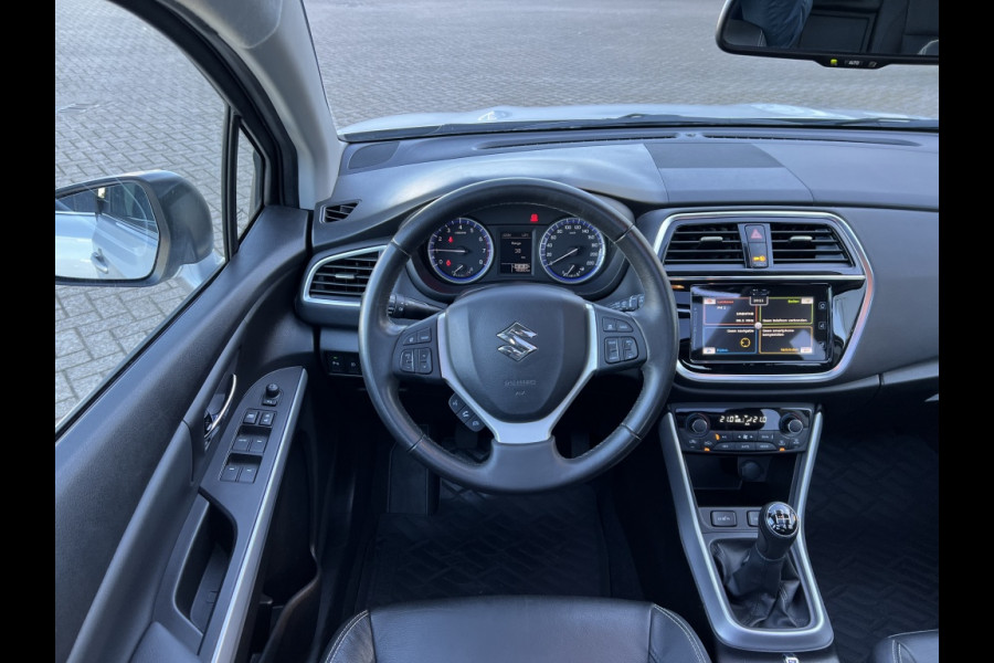 Suzuki S-Cross 1.0 B.jet High Executive TREKHAAK! LEDER! PANODAK! Suzuki S-Cross 1.0 B.jet High Executive TREKHAAK! LEDER! PANODAK!