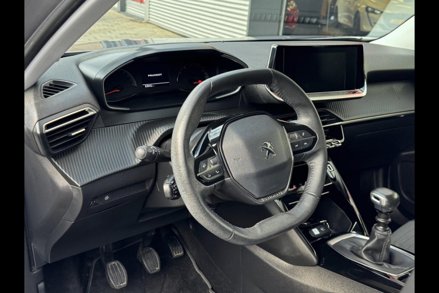 Peugeot 2008 1.2 PureTech Allure 131PK - Navigatie I LED/PDC I Achteruitrij camera I Airco I Sport velgen I Dealer onderhouden