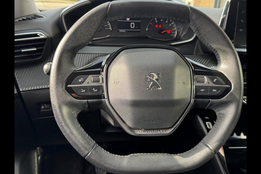 Peugeot 2008 1.2 PureTech Allure 131PK - Navigatie I LED/PDC I Achteruitrij camera I Airco I Sport velgen I Dealer onderhouden