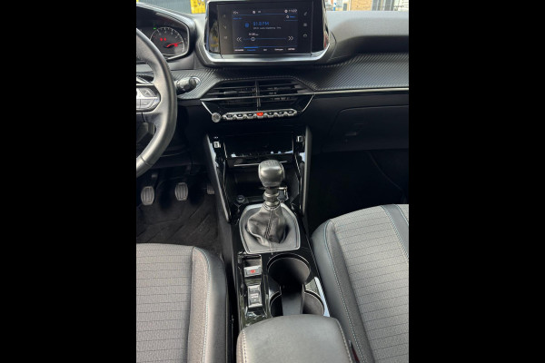 Peugeot 2008 1.2 PureTech Allure 131PK - Navigatie I LED/PDC I Achteruitrij camera I Airco I Sport velgen I Dealer onderhouden