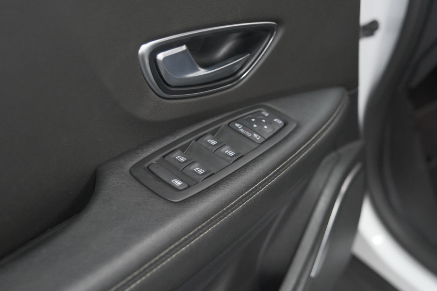 Renault Grand Scénic TCe 140 EDC Intens | 7 Zitplaatsen | Trekhaak | Camera | Dodehoekdetectie