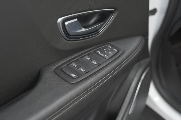 Renault Grand Scénic TCe 140 EDC Intens | 7 Zitplaatsen | Trekhaak | Camera | Dodehoekdetectie