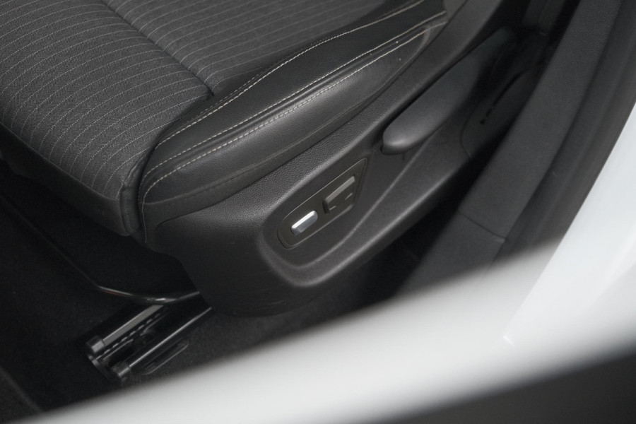 Renault Grand Scénic TCe 140 EDC Intens | 7 Zitplaatsen | Trekhaak | Camera | Dodehoekdetectie