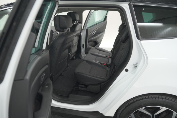 Renault Grand Scénic TCe 140 EDC Intens | 7 Zitplaatsen | Trekhaak | Camera | Dodehoekdetectie