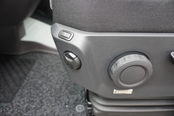 Volkswagen Crafter 30 2.0 TDI 141PK L3H3 Exclusive Automaat Climate | Adap.Cruise | Navi | Camera Volkswagen Crafter 30 2.0 TDI 141PK L3H3 Exclusive Automaat Climate | Adap.Cruise | Navi | Camera