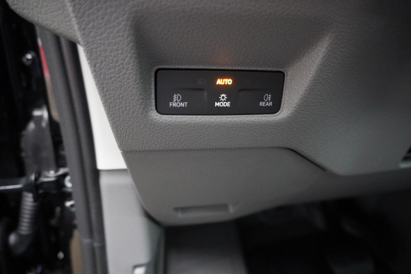 Volkswagen Crafter 30 2.0 TDI 141PK L3H3 Exclusive Automaat Climate | Adap.Cruise | Navi | Camera Volkswagen Crafter 30 2.0 TDI 141PK L3H3 Exclusive Automaat Climate | Adap.Cruise | Navi | Camera