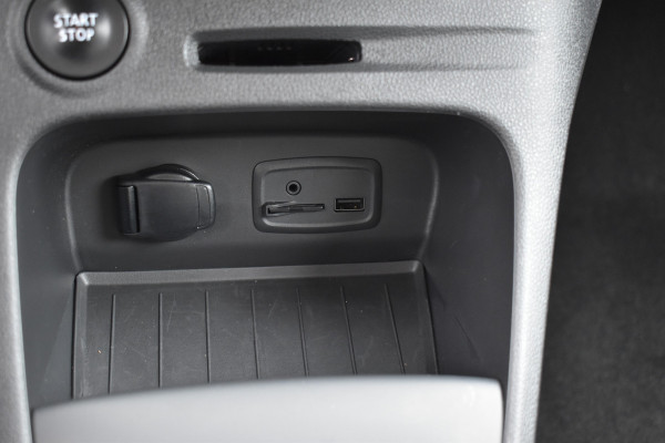 Renault Captur 1.2 TCe Initiale Paris Automaat leer Navi 13000 km Hoge instap