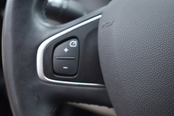 Renault Captur 1.2 TCe Initiale Paris Automaat leer Navi 13000 km Hoge instap