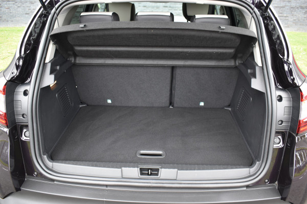 Renault Captur 1.2 TCe Initiale Paris Automaat leer Navi 13000 km Hoge instap