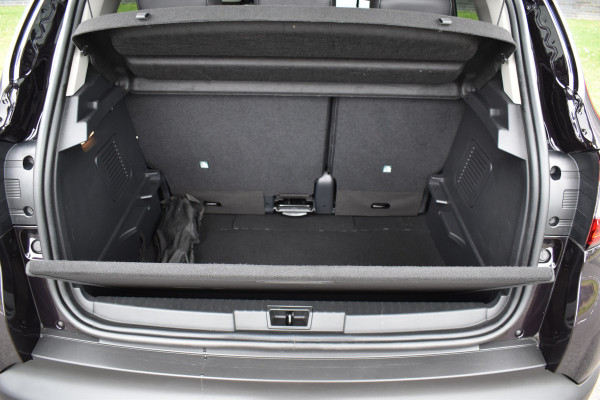 Renault Captur 1.2 TCe Initiale Paris Automaat leer Navi 13000 km Hoge instap