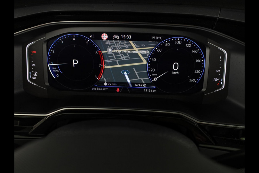 Volkswagen Polo 1.0 TSI R-Line 95PK | Automaat (DSG) | Panoramadak | Camera | Stoelverwarming Volkswagen Polo 1.0 TSI R-Line 95PK | Automaat (DSG) | Panoramadak | Camera | Stoelverwarming