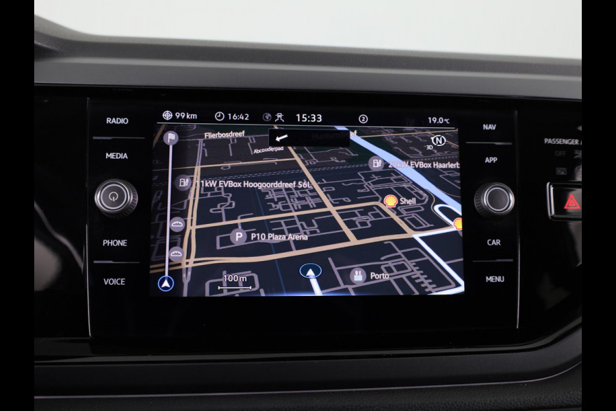 Volkswagen Polo 1.0 TSI R-Line 95PK | Automaat (DSG) | Panoramadak | Camera | Stoelverwarming Volkswagen Polo 1.0 TSI R-Line 95PK | Automaat (DSG) | Panoramadak | Camera | Stoelverwarming