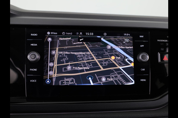 Volkswagen Polo 1.0 TSI R-Line 95PK | Automaat (DSG) | Panoramadak | Camera | Stoelverwarming Volkswagen Polo 1.0 TSI R-Line 95PK | Automaat (DSG) | Panoramadak | Camera | Stoelverwarming