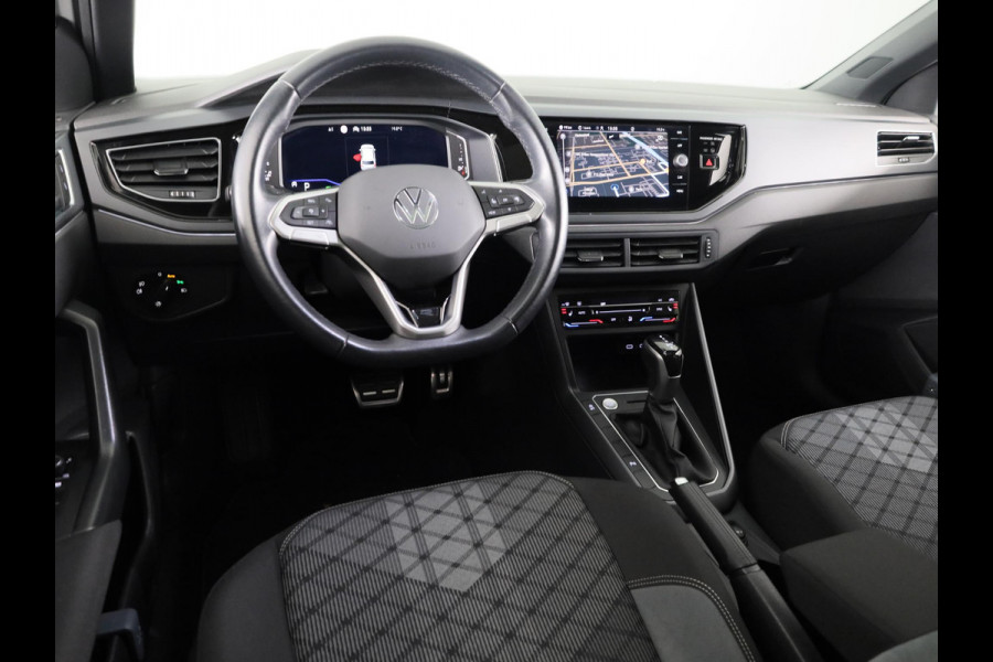 Volkswagen Polo 1.0 TSI R-Line 95PK | Automaat (DSG) | Panoramadak | Camera | Stoelverwarming Volkswagen Polo 1.0 TSI R-Line 95PK | Automaat (DSG) | Panoramadak | Camera | Stoelverwarming