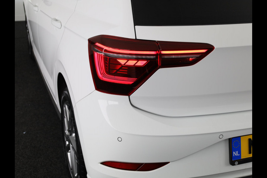 Volkswagen Polo 1.0 TSI R-Line 95PK | Automaat (DSG) | Panoramadak | Camera | Stoelverwarming Volkswagen Polo 1.0 TSI R-Line 95PK | Automaat (DSG) | Panoramadak | Camera | Stoelverwarming