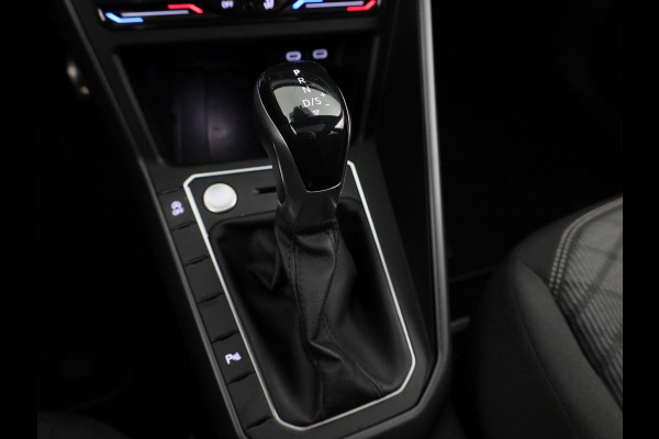 Volkswagen Polo 1.0 TSI R-Line 95PK | Automaat (DSG) | Panoramadak | Camera | Stoelverwarming Volkswagen Polo 1.0 TSI R-Line 95PK | Automaat (DSG) | Panoramadak | Camera | Stoelverwarming