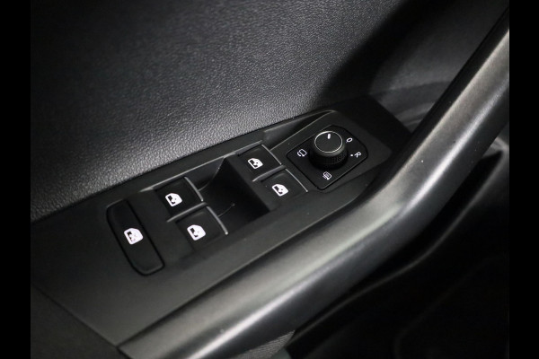 Volkswagen Polo 1.0 TSI R-Line 95PK | Automaat (DSG) | Panoramadak | Camera | Stoelverwarming Volkswagen Polo 1.0 TSI R-Line 95PK | Automaat (DSG) | Panoramadak | Camera | Stoelverwarming