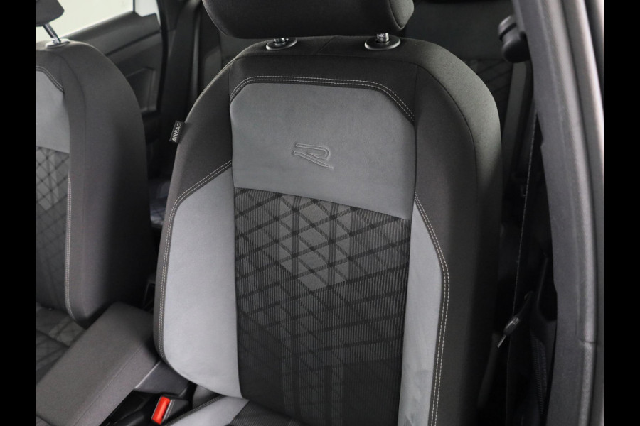 Volkswagen Polo 1.0 TSI R-Line 95PK | Automaat (DSG) | Panoramadak | Camera | Stoelverwarming Volkswagen Polo 1.0 TSI R-Line 95PK | Automaat (DSG) | Panoramadak | Camera | Stoelverwarming