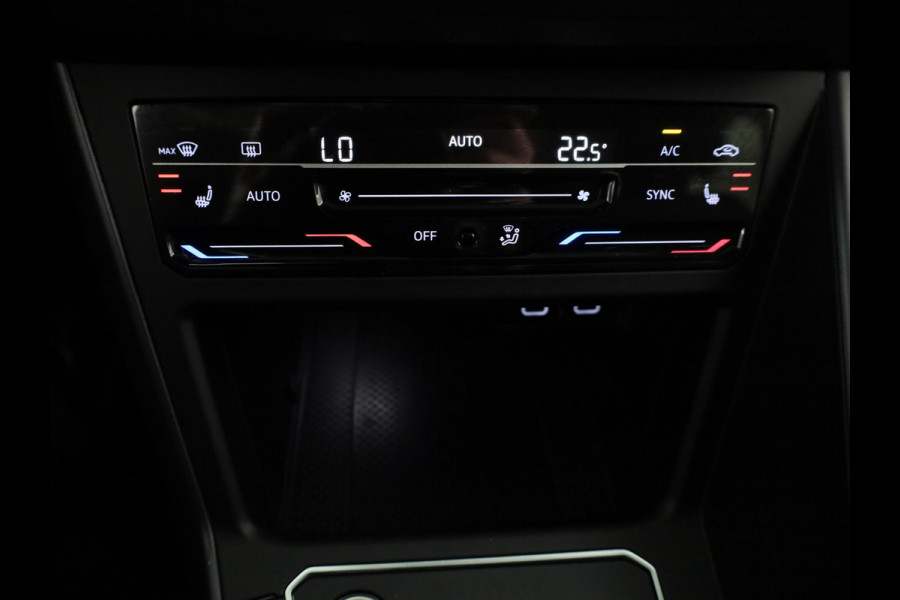 Volkswagen Polo 1.0 TSI R-Line 95PK | Automaat (DSG) | Panoramadak | Camera | Stoelverwarming Volkswagen Polo 1.0 TSI R-Line 95PK | Automaat (DSG) | Panoramadak | Camera | Stoelverwarming