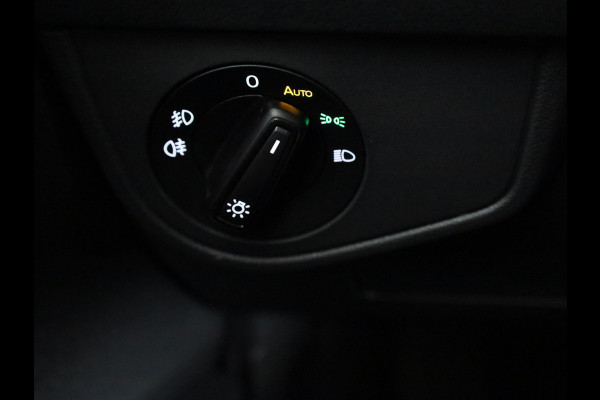 Volkswagen Polo 1.0 TSI R-Line 95PK | Automaat (DSG) | Panoramadak | Camera | Stoelverwarming Volkswagen Polo 1.0 TSI R-Line 95PK | Automaat (DSG) | Panoramadak | Camera | Stoelverwarming